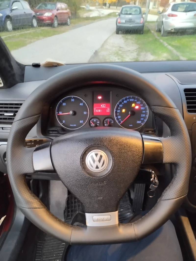 VW Golf 1.9тди, снимка 7 - Автомобили и джипове - 47932226