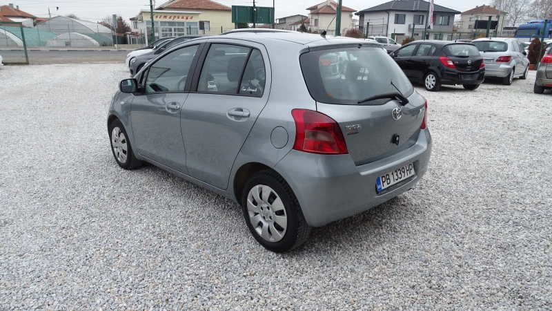 Toyota Yaris 1.3 VVT-I, снимка 6 - Автомобили и джипове - 48369328