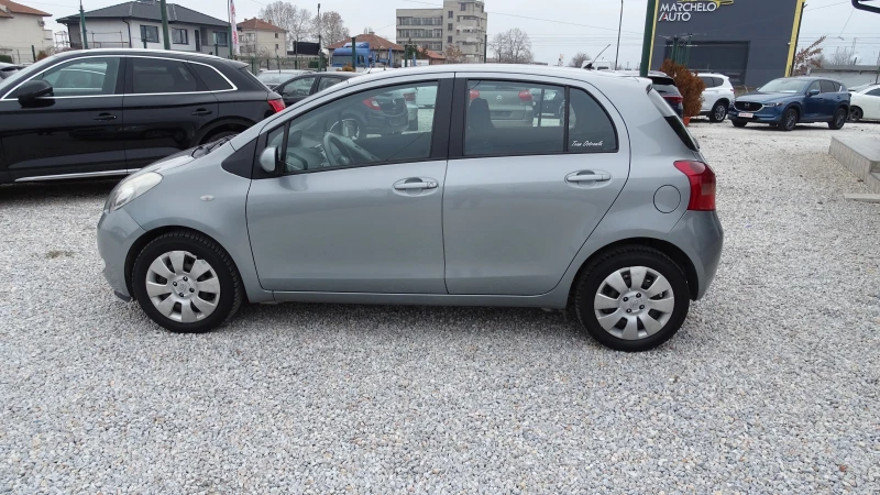 Toyota Yaris 1.3 VVT-I, снимка 7 - Автомобили и джипове - 48369328