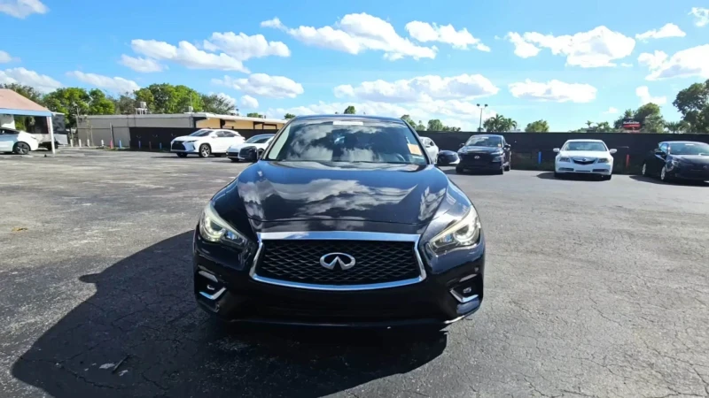 Infiniti Q50, снимка 1 - Автомобили и джипове - 48809840