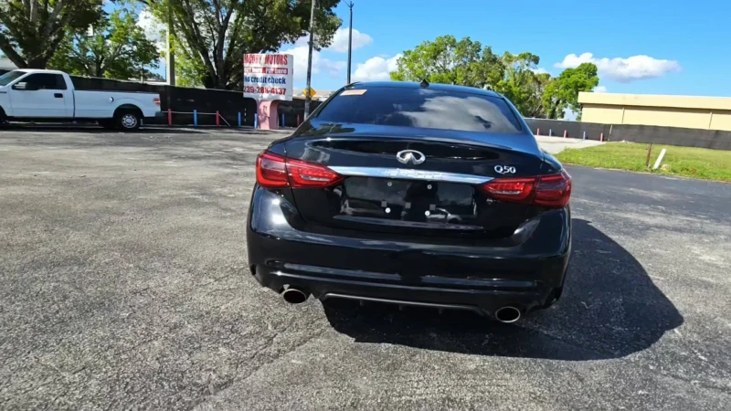 Infiniti Q50, снимка 3 - Автомобили и джипове - 48809840