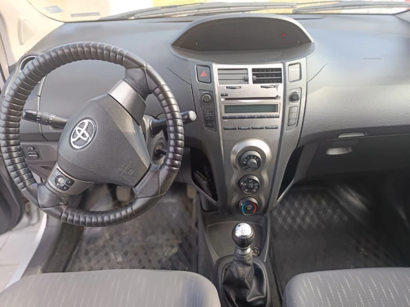 Toyota Yaris, снимка 5 - Автомобили и джипове - 51919636