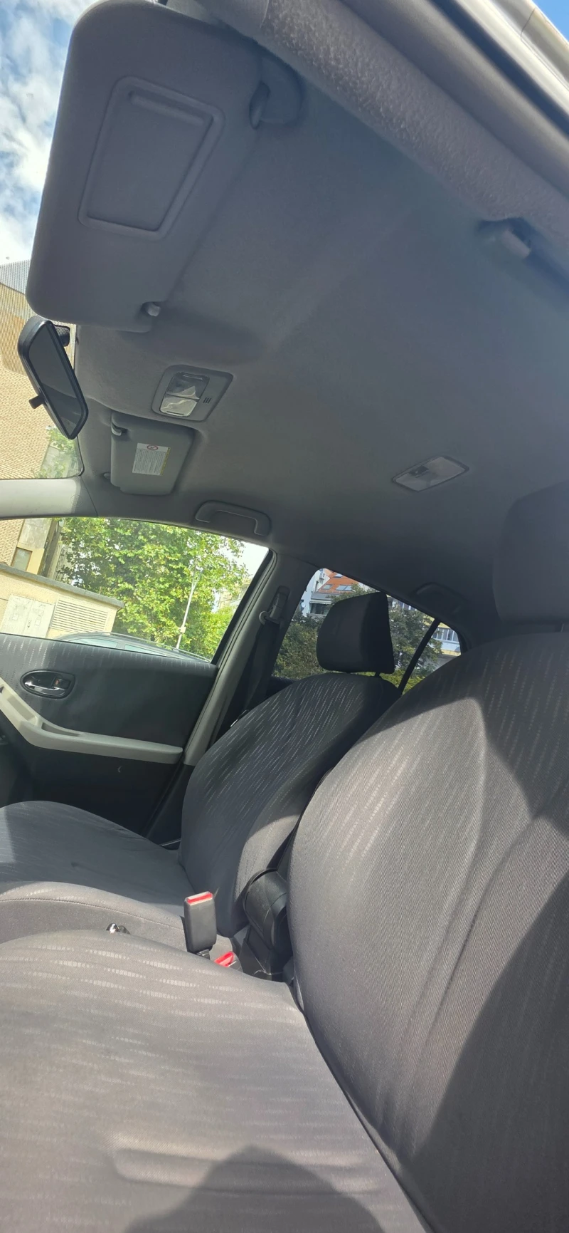 Toyota Yaris, снимка 10 - Автомобили и джипове - 51919636