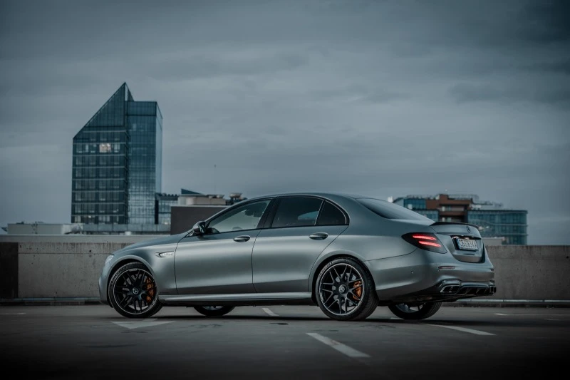 Mercedes-Benz E 63 AMG S/4Matic+ /Burmester/Керамика/Камера360/9G/Keyless - 114990 лв. - 50963575 1