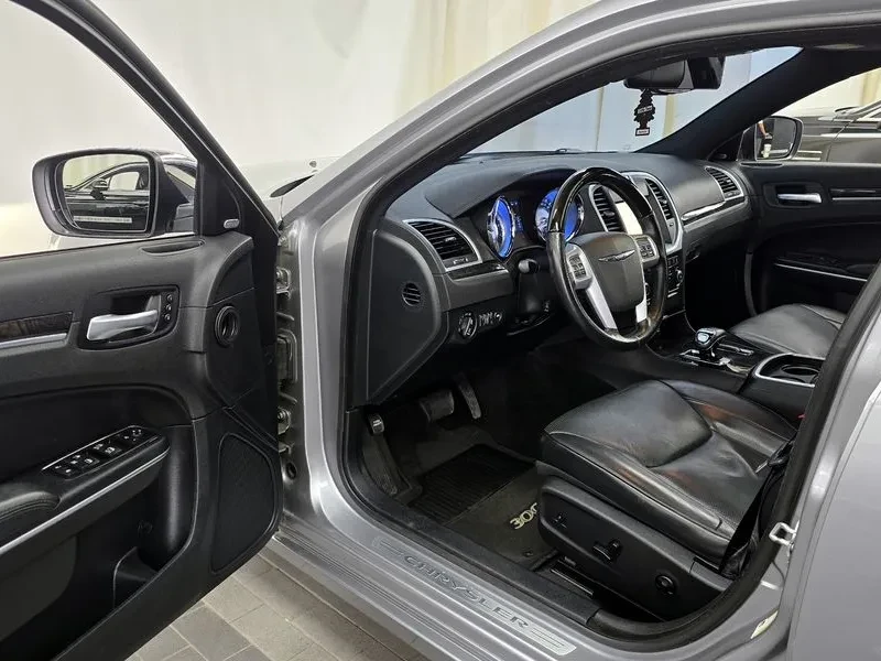 Chrysler 300c 3.6 - изображение 10