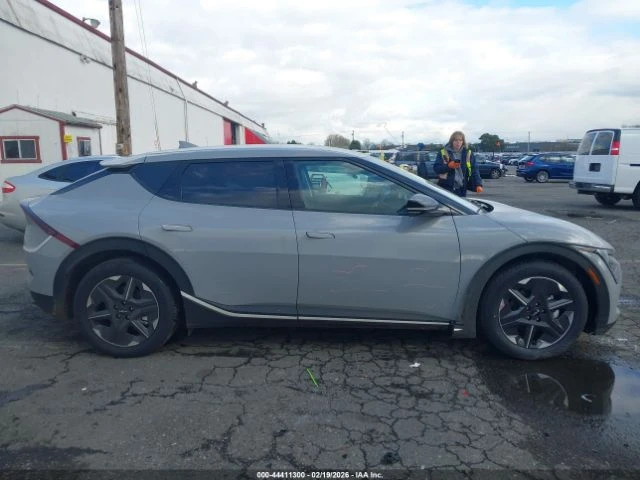 Kia EV6 LIGHT LONG RANGE AWD, снимка 12 - Автомобили и джипове - 54370543