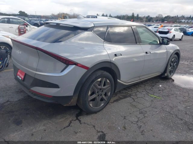 Kia EV6 LIGHT LONG RANGE AWD, снимка 4 - Автомобили и джипове - 54370543