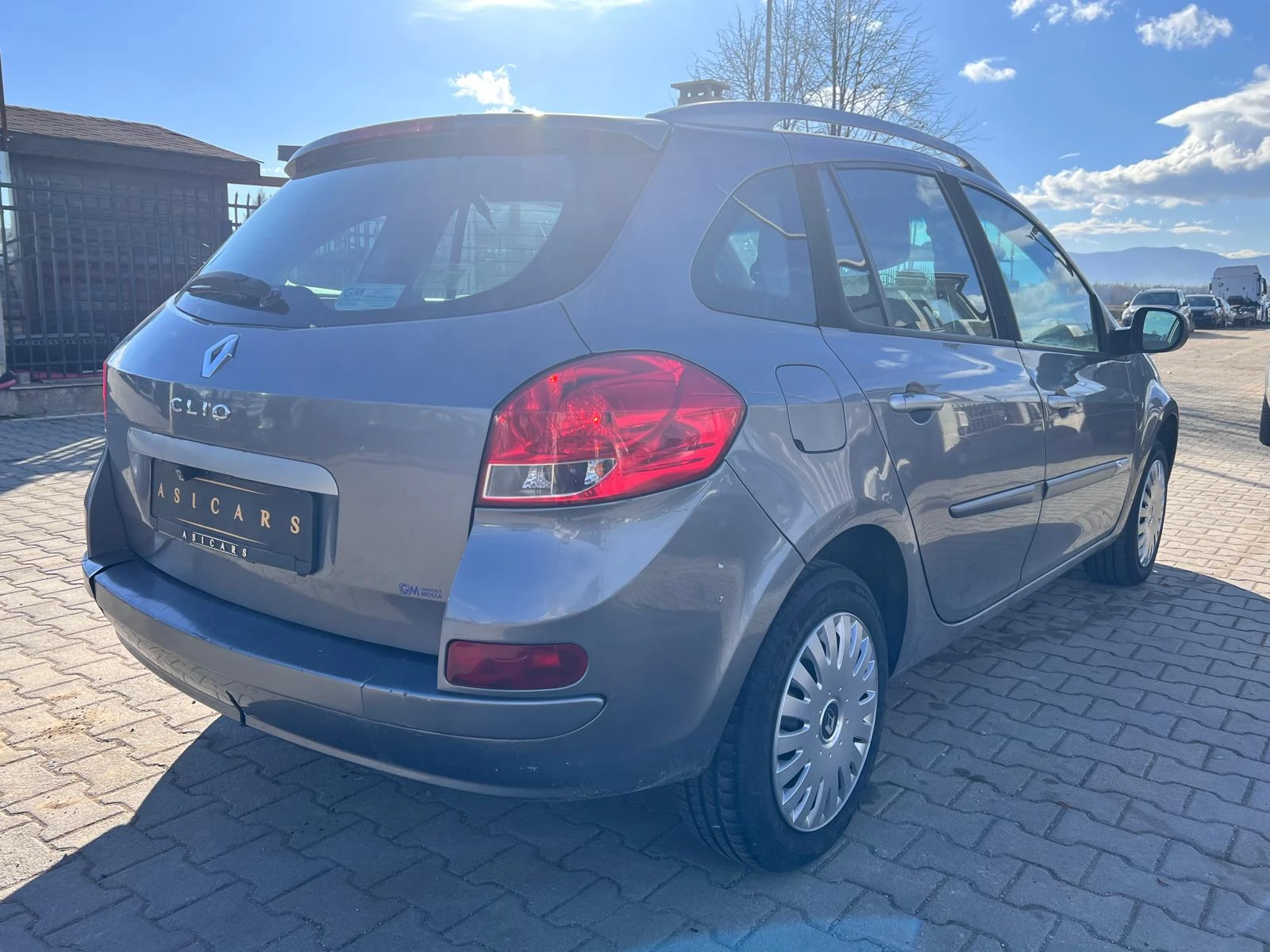 Renault Clio 1.2I - изображение 5