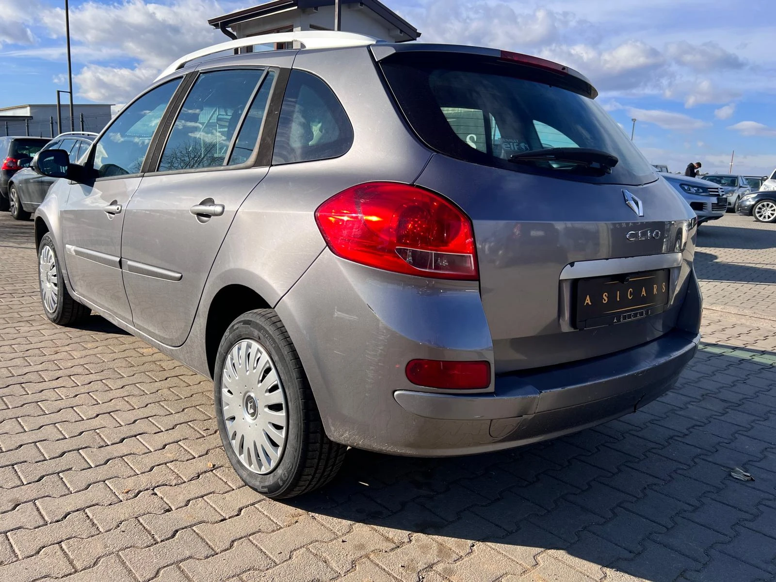 Renault Clio 1.2I - изображение 3