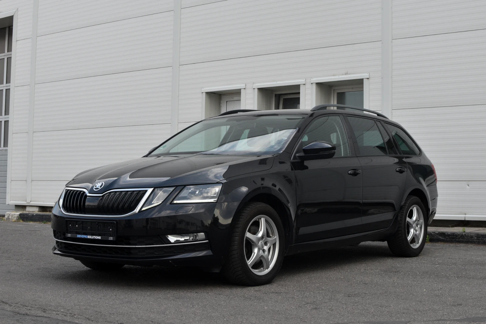 Skoda Octavia 2.0 TDI DSG * FULL*  - изображение 2