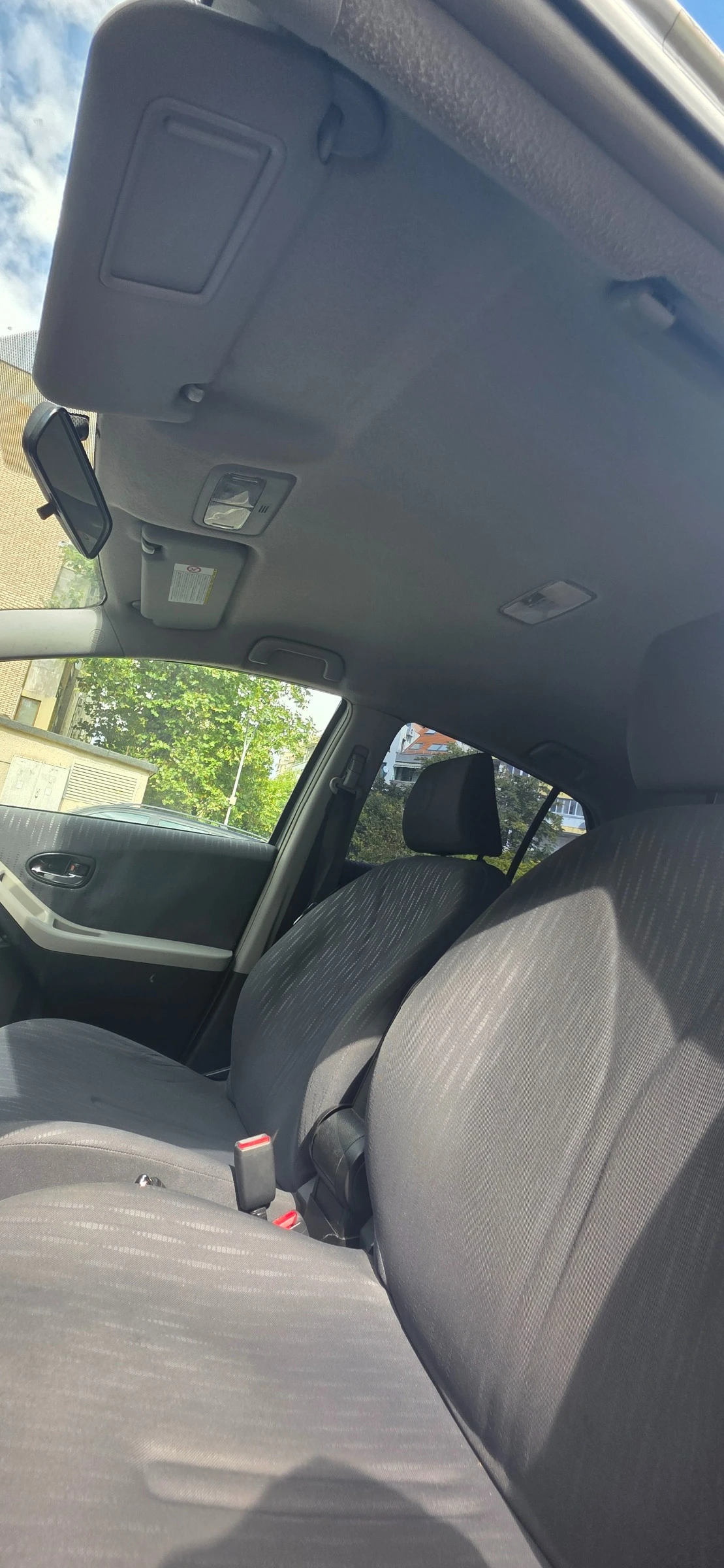 Toyota Yaris  - изображение 10
