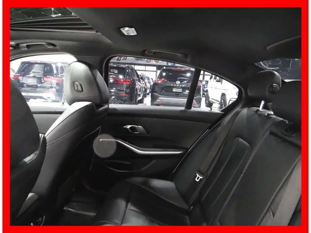 BMW 330 * 330I X DRIVE * NAVI/BACKUP CAM/LEATHER/SUNROOF/L, снимка 11 - Автомобили и джипове - 54056233