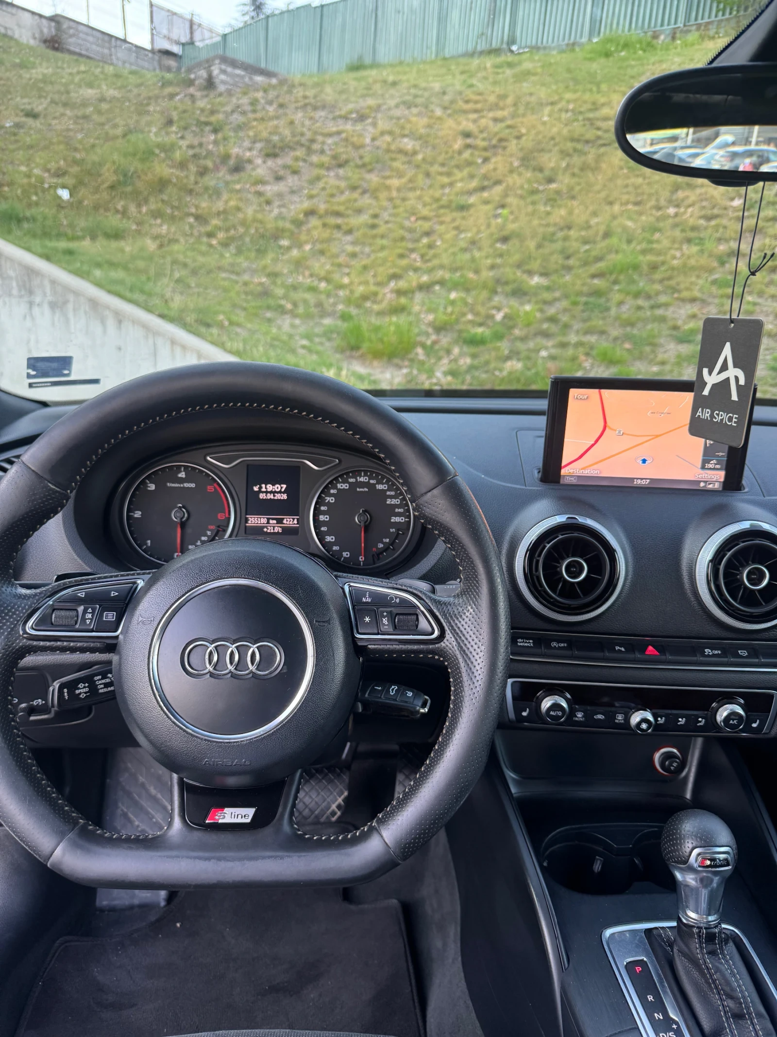 Audi A3 2.0 Tdi 3x Sline DSG, снимка 8 - Автомобили и джипове - 54109747