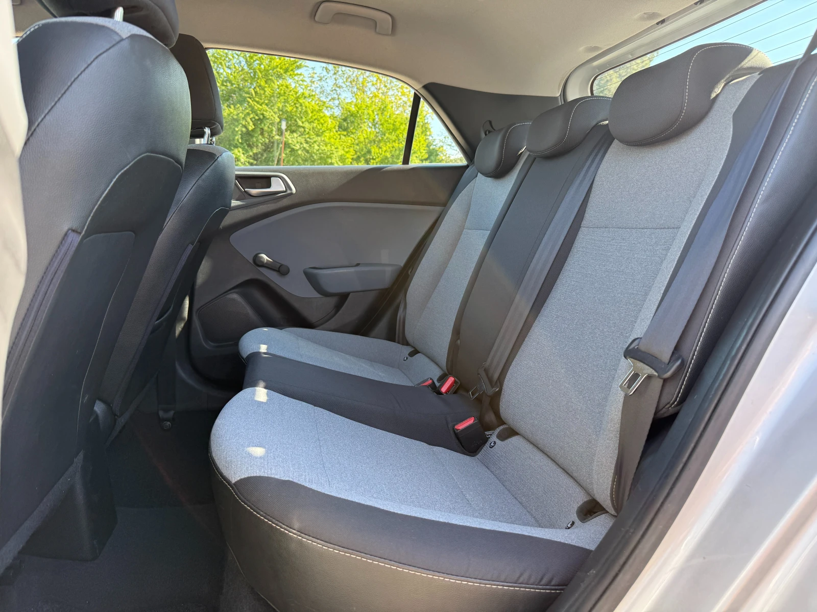 Hyundai I20 1.1CRDI-Климатик-Ел пакет-6 Скорусти, снимка 11 - Автомобили и джипове - 54442271