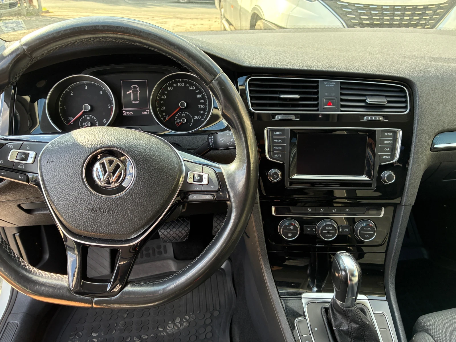 VW Golf 7, 1.6 TDI, Bluemotion, снимка 5 - Автомобили и джипове - 54457161