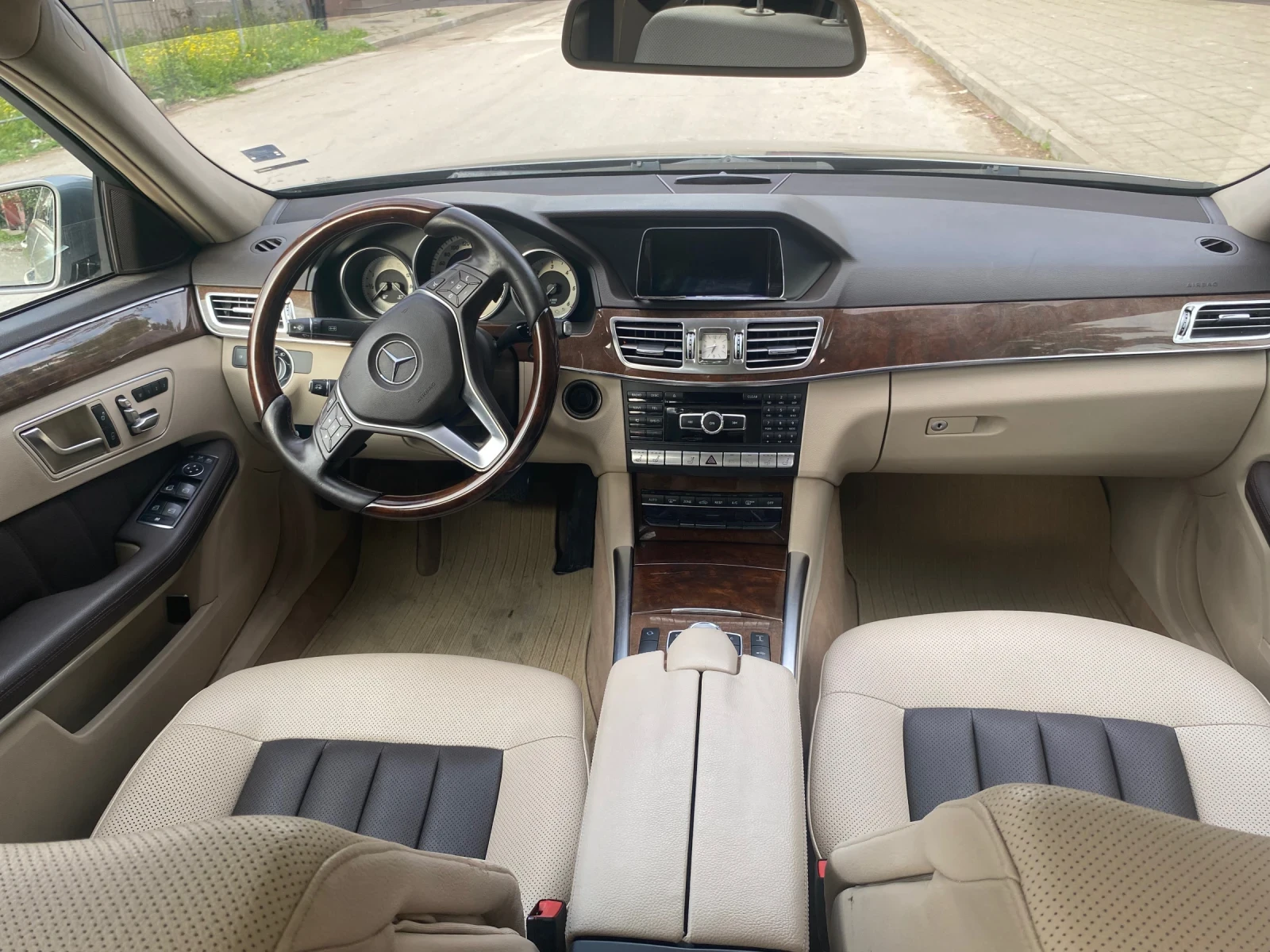 Mercedes-Benz E 350 Bluetec AMG пакет , снимка 8 - Автомобили и джипове - 54501677