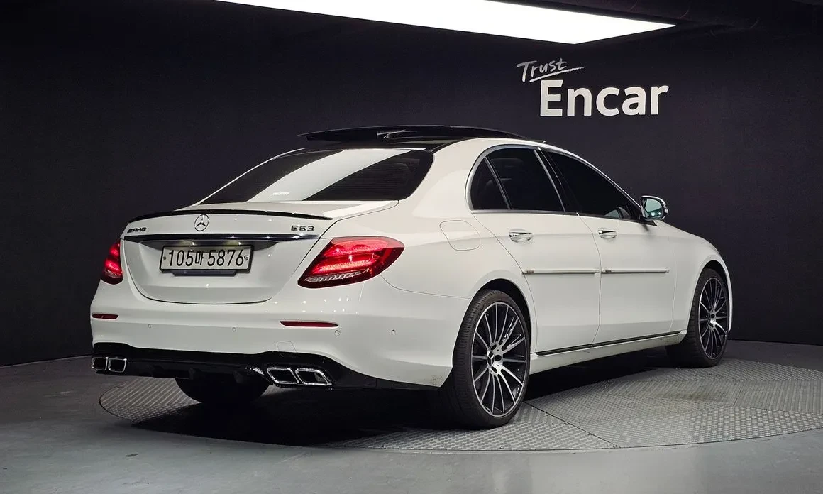 Mercedes-Benz E 300 4MATIC* E63 AMG ОПТИКА* ОБДУХВАНЕ* WIDESCREEN* HUD, снимка 13 - Автомобили и джипове - 54833913