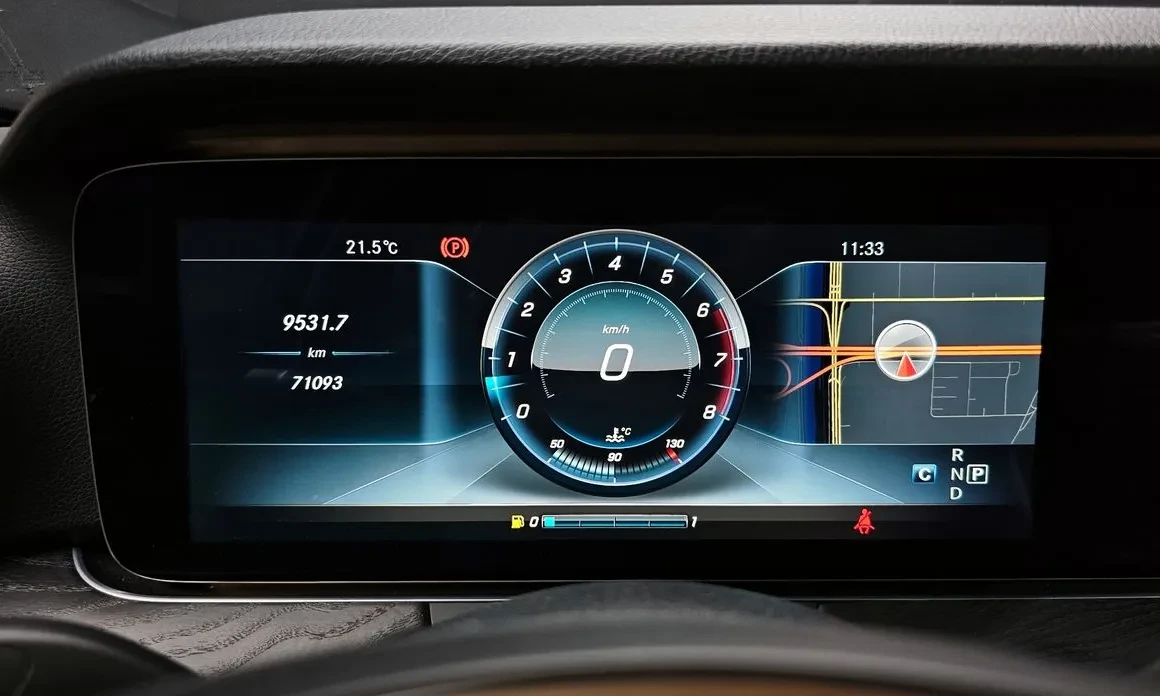 Mercedes-Benz E 300 4MATIC* E63 AMG ОПТИКА* ОБДУХВАНЕ* WIDESCREEN* HUD, снимка 9 - Автомобили и джипове - 54833913