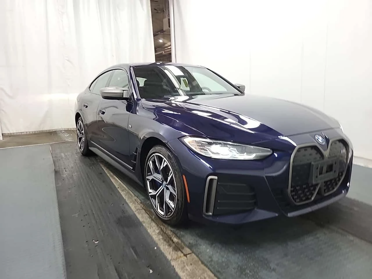 BMW i4 M50  CARFAX, снимка 2 - Автомобили и джипове - 54956892