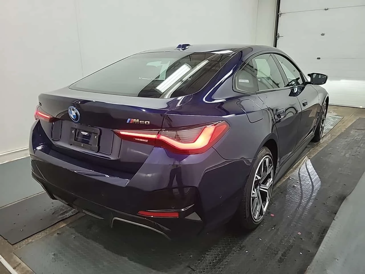 BMW i4 M50  CARFAX, снимка 3 - Автомобили и джипове - 54956892