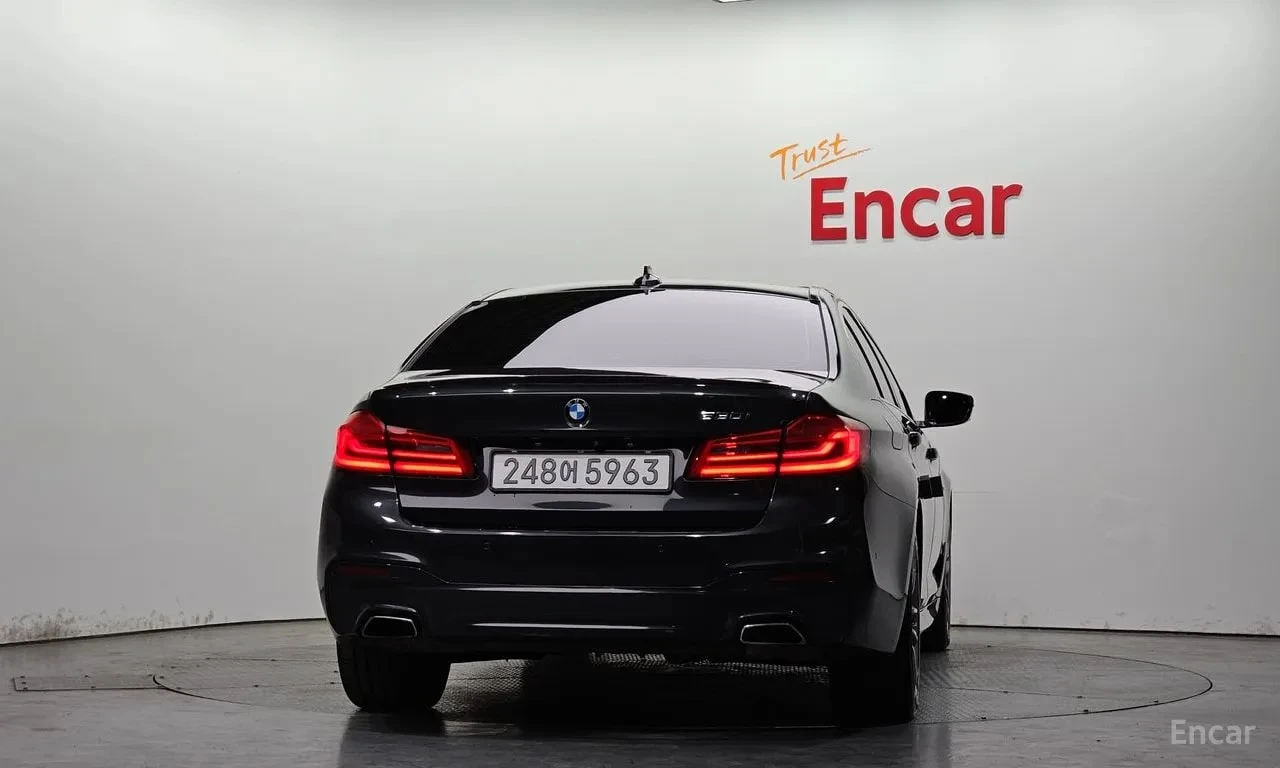BMW 530 M Sport Package Plus/ФИНАНСИРАНЕ, снимка 4 - Автомобили и джипове - 56130681