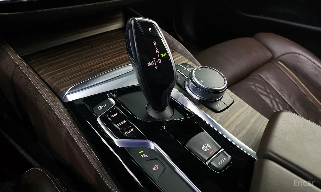 BMW 530 M Sport Package Plus/ФИНАНСИРАНЕ, снимка 9 - Автомобили и джипове - 56130681