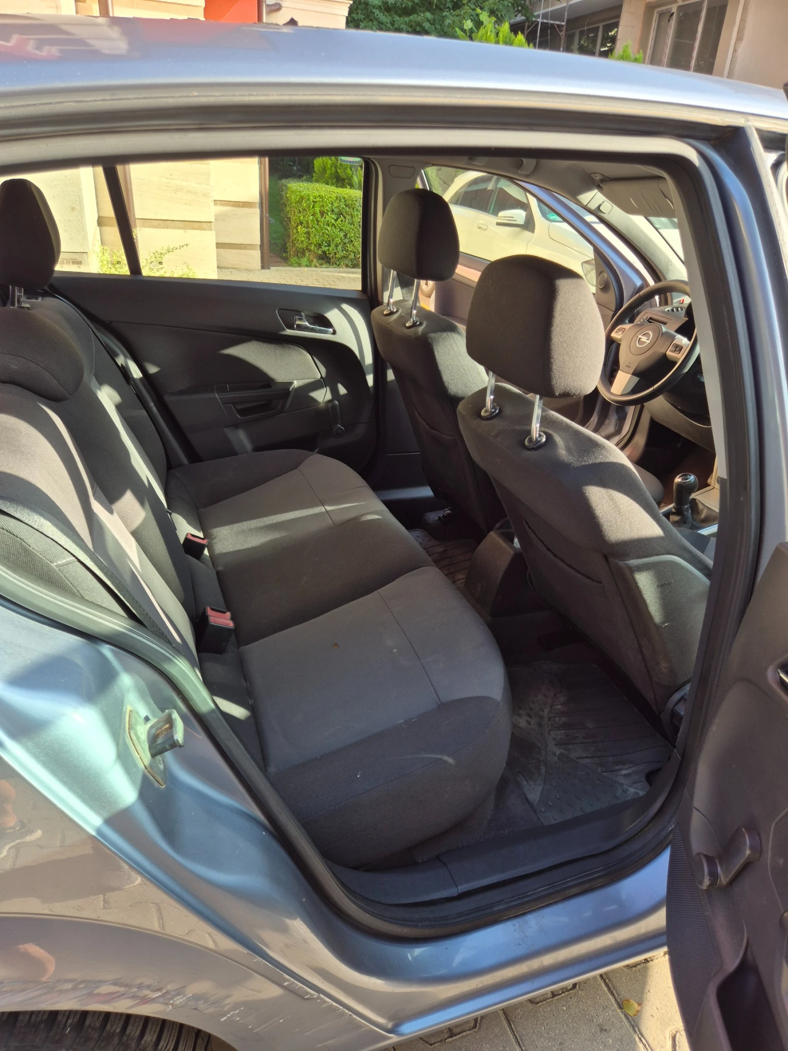 Opel Astra 1.7 CDTI (101 к.с.) Сменен съединител | Реални км, снимка 8 - Автомобили и джипове - 56176900