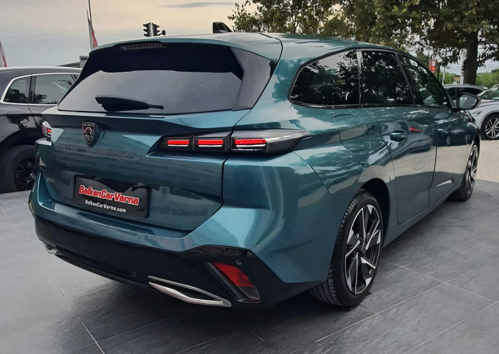 Peugeot 308 1.5 Blue HDI SW 8AT, снимка 4 - Автомобили и джипове - 56277512