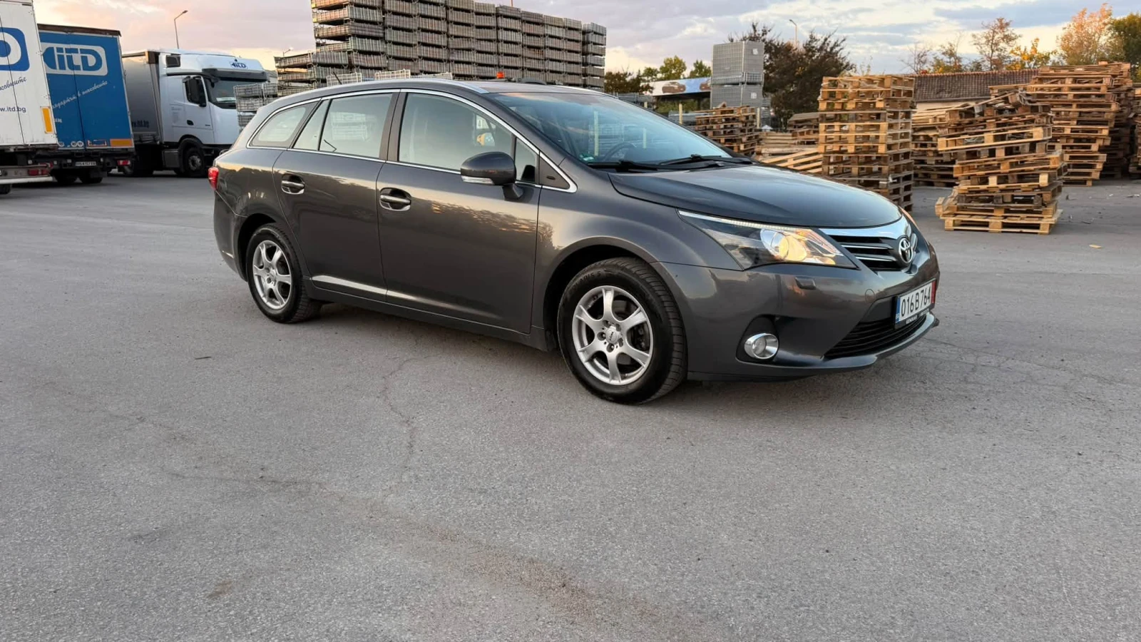 Toyota Avensis 1.8 БЕНЗИН  EURO5, снимка 2 - Автомобили и джипове - 56316545