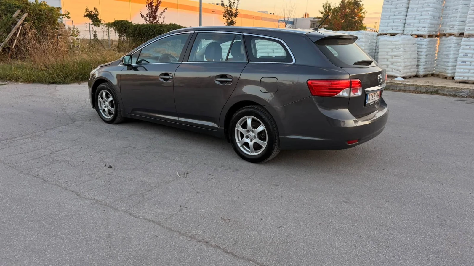 Toyota Avensis 1.8 БЕНЗИН  EURO5, снимка 10 - Автомобили и джипове - 56316545