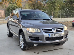 VW Touareg 3.0 TDI / Автоматик / Всички екстри / Топ обслужен, снимка 1