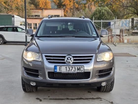 VW Touareg 3.0 TDI / Автоматик / Всички екстри / Топ обслужен, снимка 2