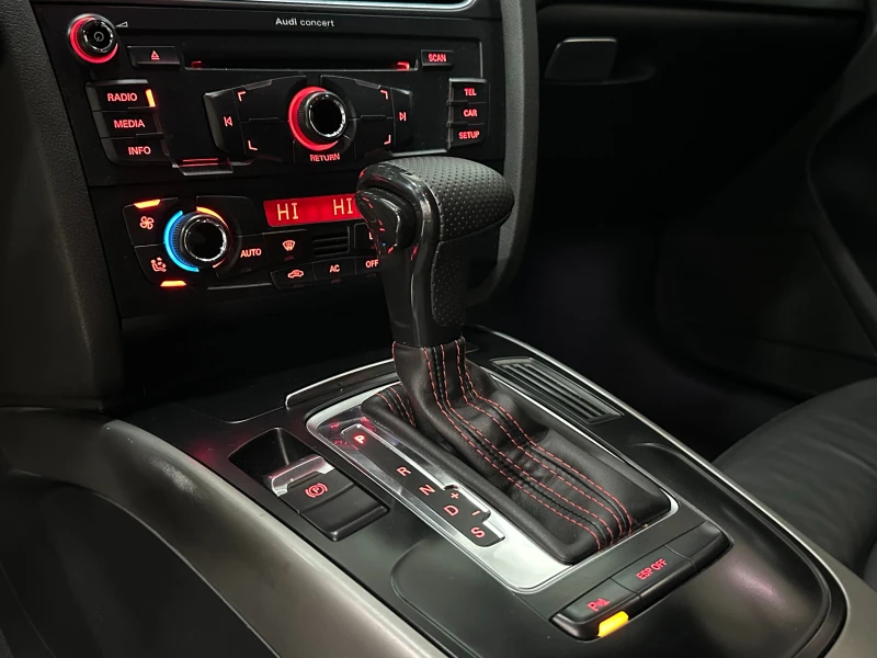 Audi A4 * АВТОМАТ* 2.0 TDI* , снимка 12 - Автомобили и джипове - 53158110