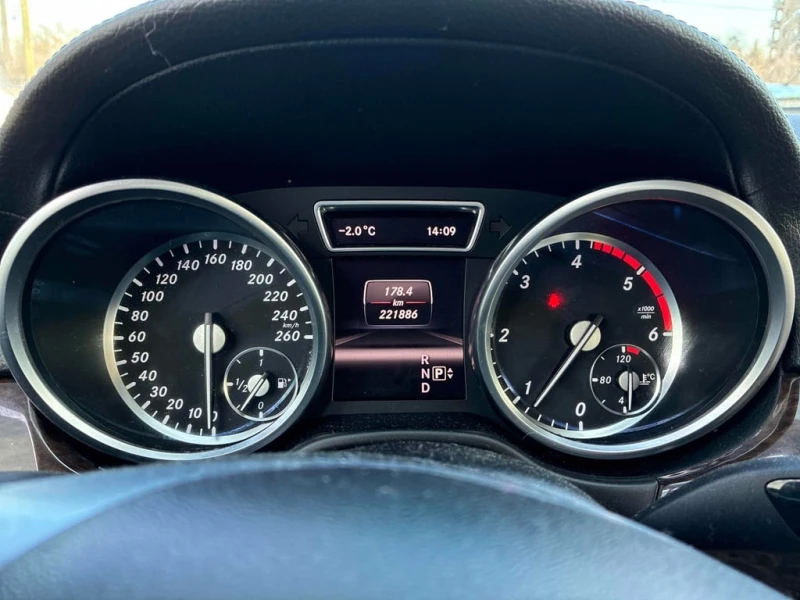 Mercedes-Benz GL 350 BlueTEC  CARFAX, снимка 8 - Автомобили и джипове - 53350404