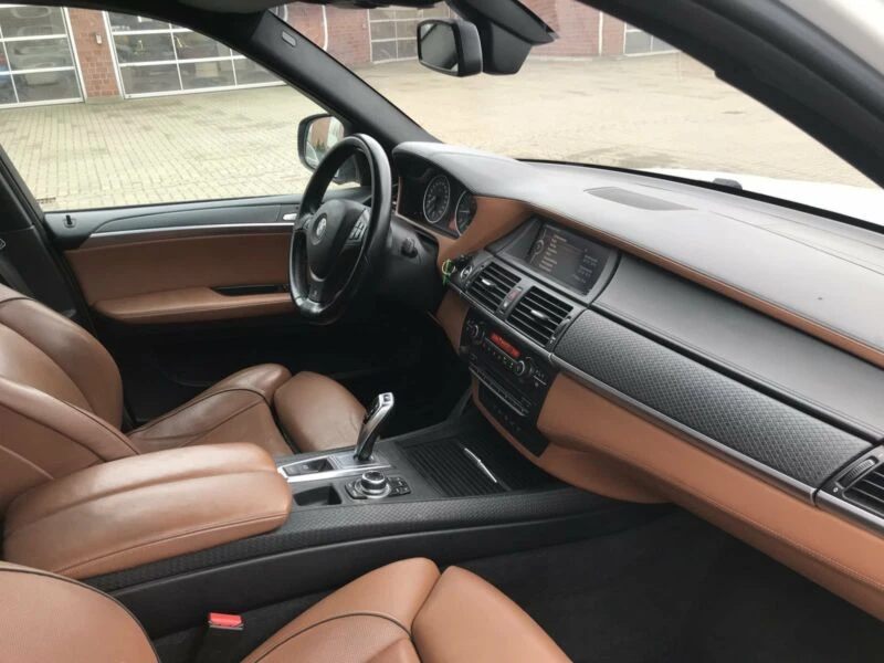 BMW X5 4.0d Individual M-pack - изображение 10