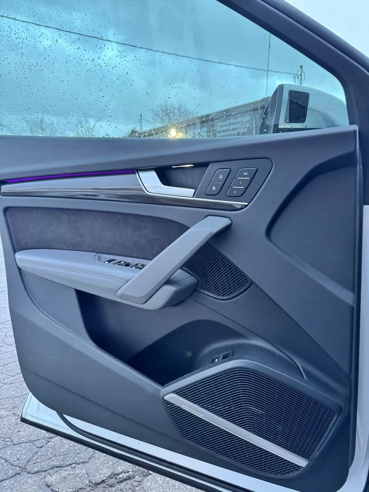 Audi SQ5 BANG & OLUFSEN * PANO * CARFAX * АВТОКРЕДИТ * , снимка 5 - Автомобили и джипове - 53187225