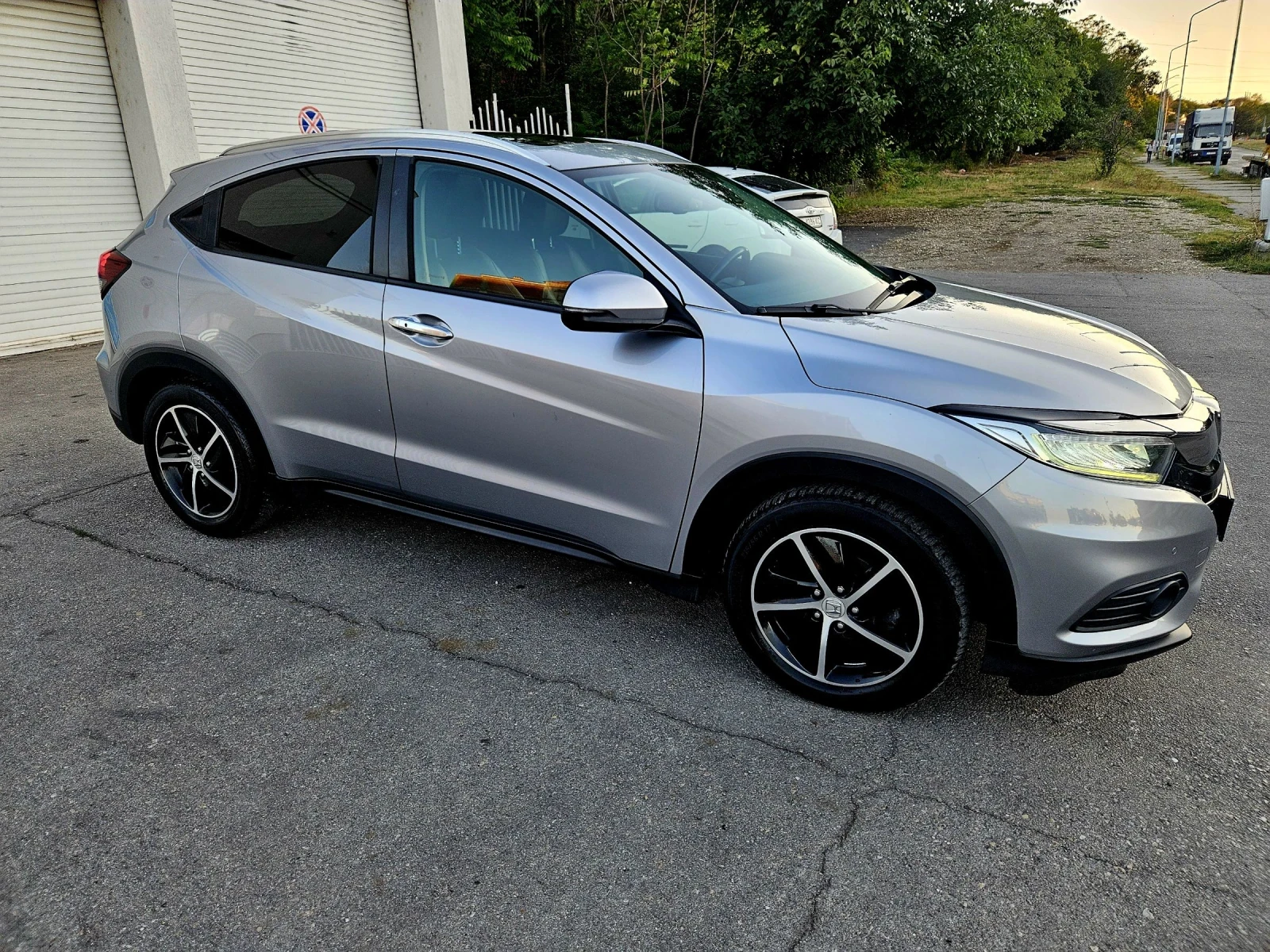 Honda Hr-v 1.6D/FACE LIFT/FULL! FULL!/ПЪЛНА СЕРВИЗНА ИСТОРИЯ/ - изображение 3