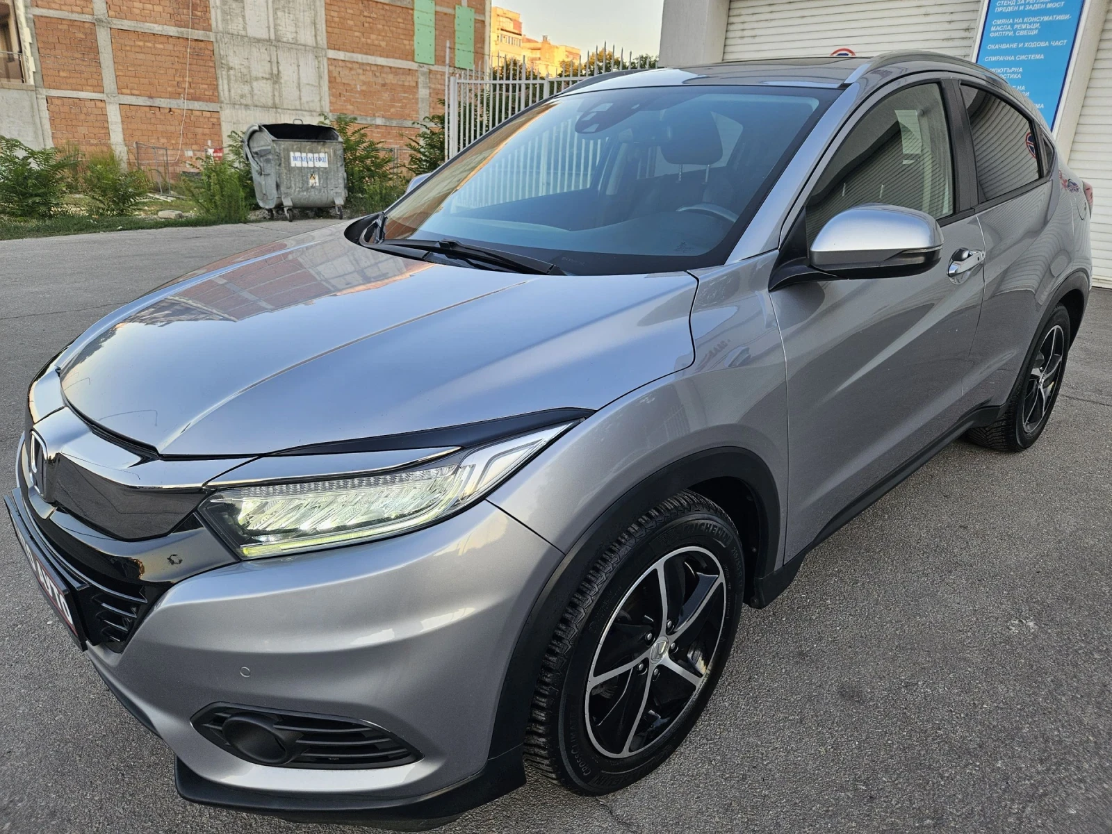 Honda Hr-v 1.6D/FACE LIFT/FULL! FULL!/ПЪЛНА СЕРВИЗНА ИСТОРИЯ/ - изображение 2