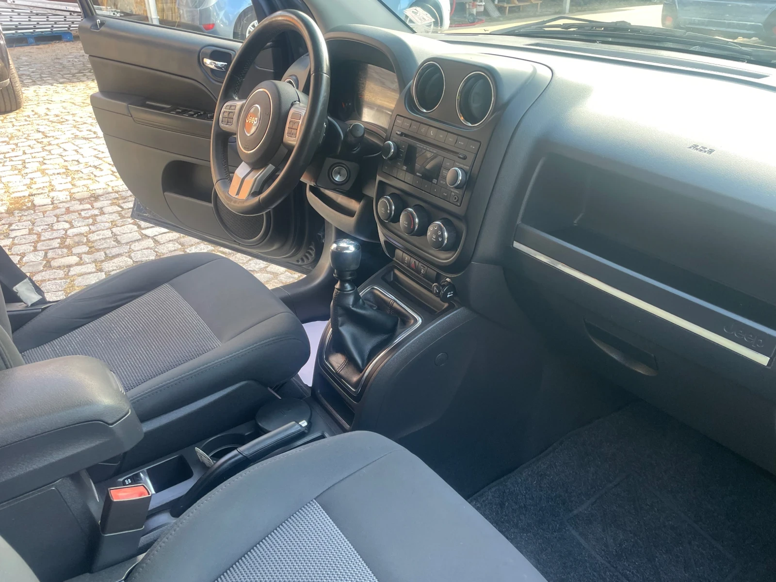 Jeep Compass 2.2 crd Sport 4x4 - изображение 10