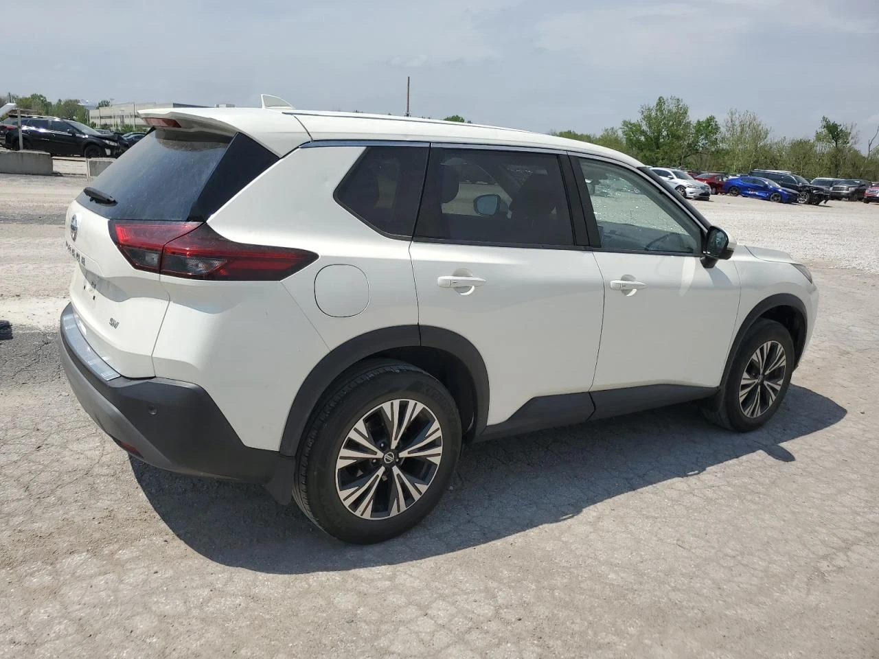 Nissan Rogue SV, снимка 6 - Автомобили и джипове - 53893943