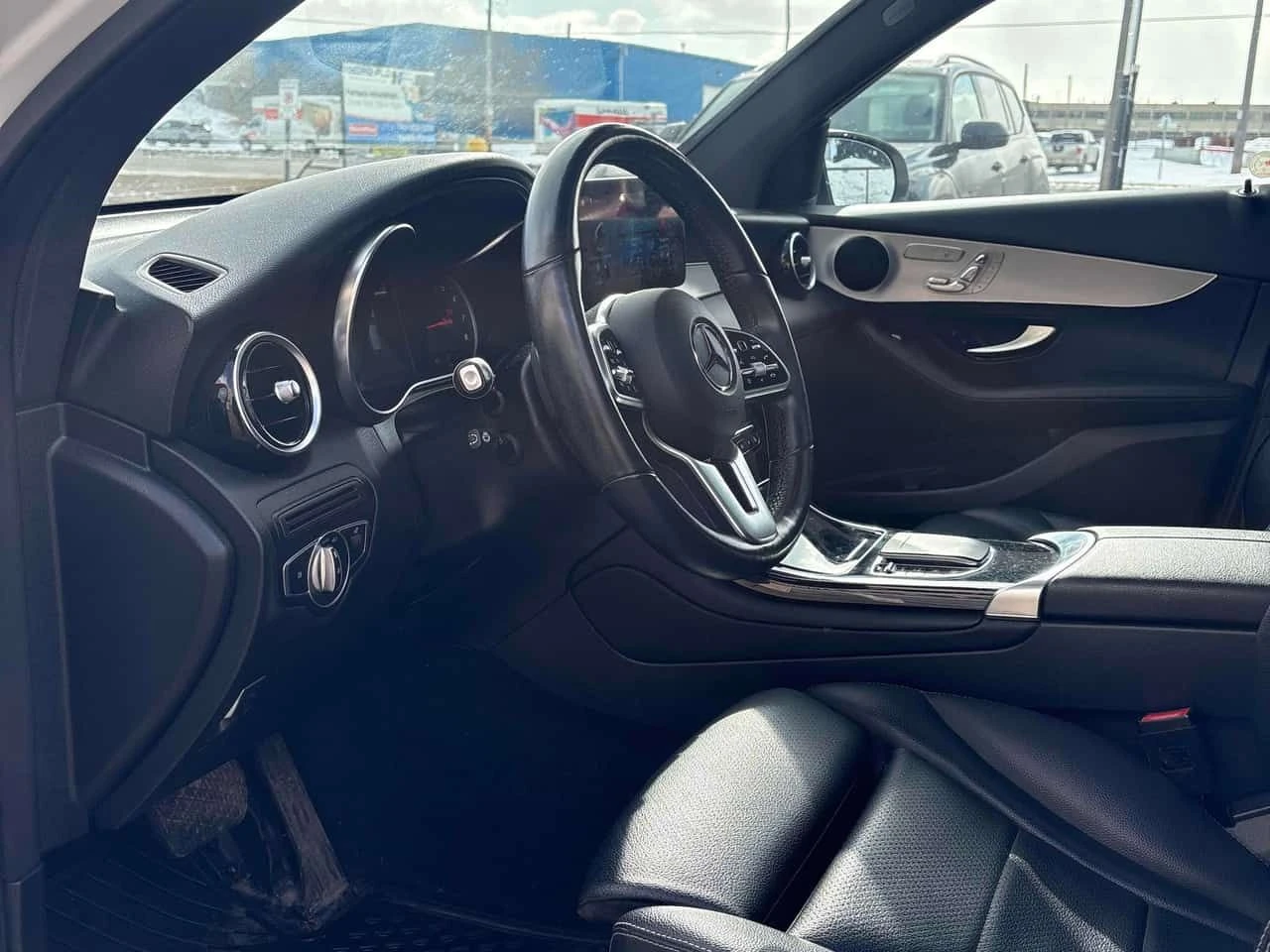 Mercedes-Benz GLC 300 CARFAX/360 КАМЕРИ/ПАНОРАМА/ПОДГРЕВИ, снимка 7 - Автомобили и джипове - 53934841