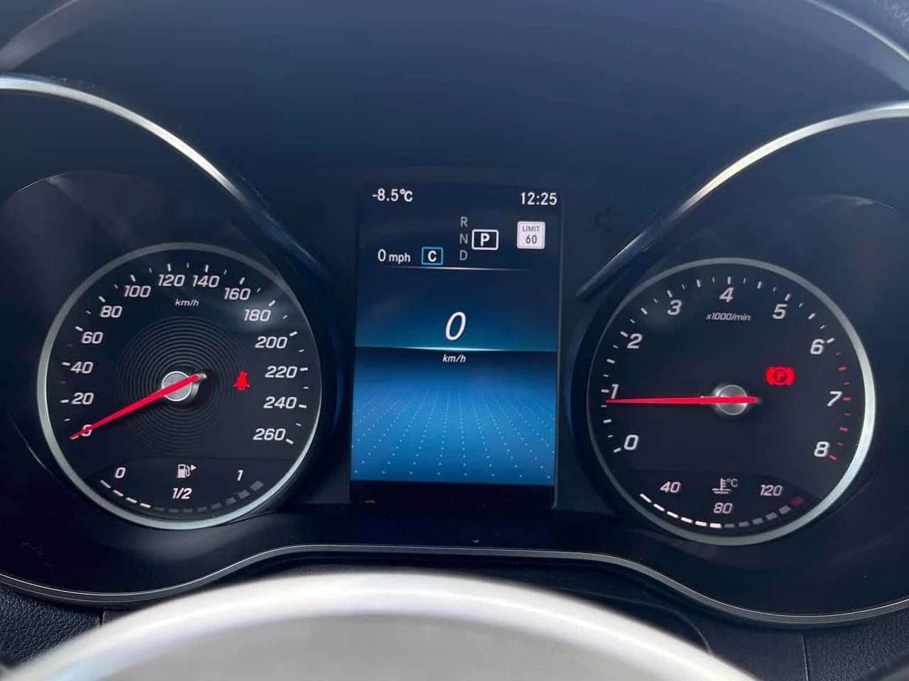 Mercedes-Benz GLC 300 CARFAX/360 КАМЕРИ/ПАНОРАМА/ПОДГРЕВИ, снимка 8 - Автомобили и джипове - 53934841