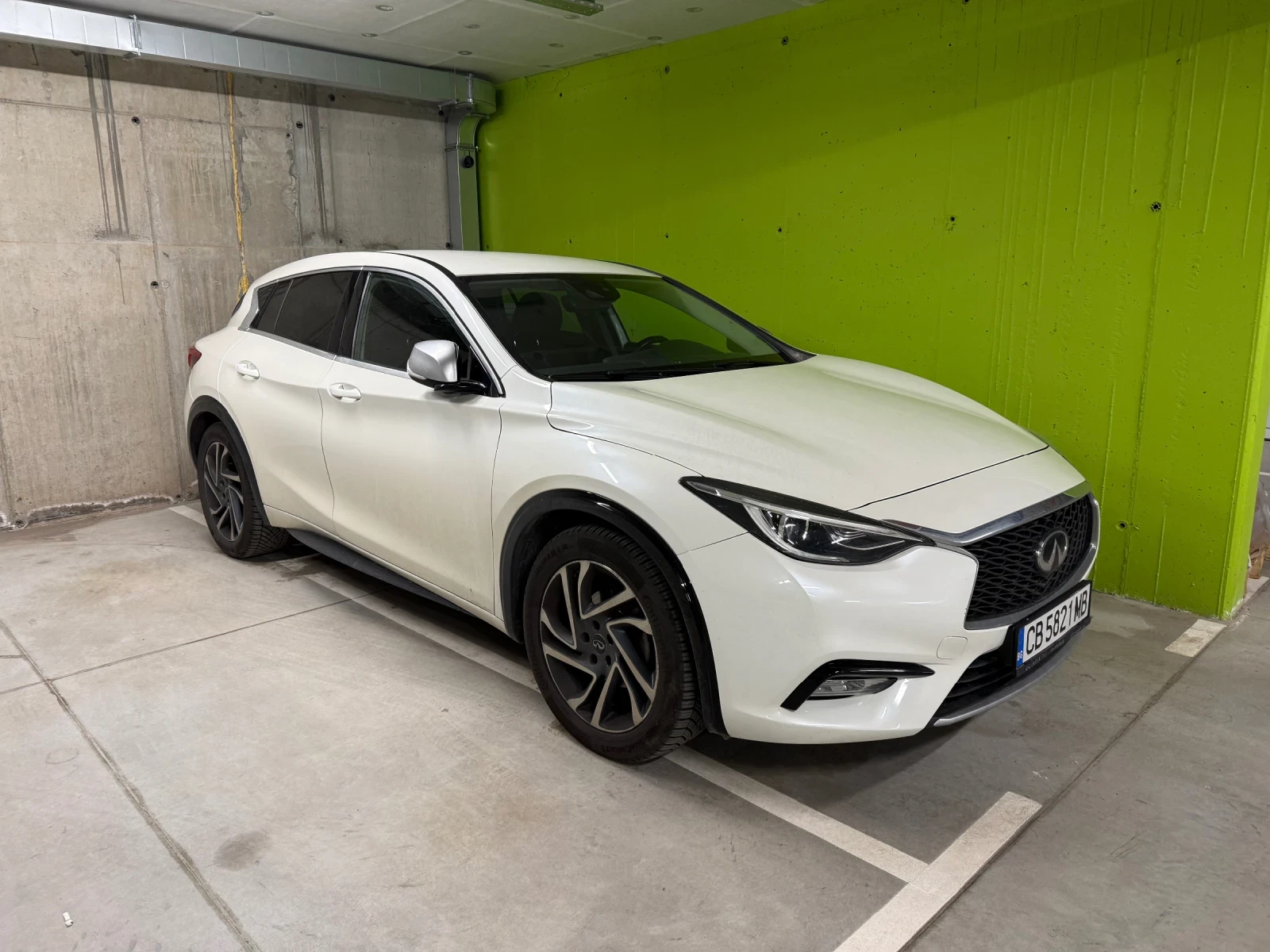 Infiniti Q30