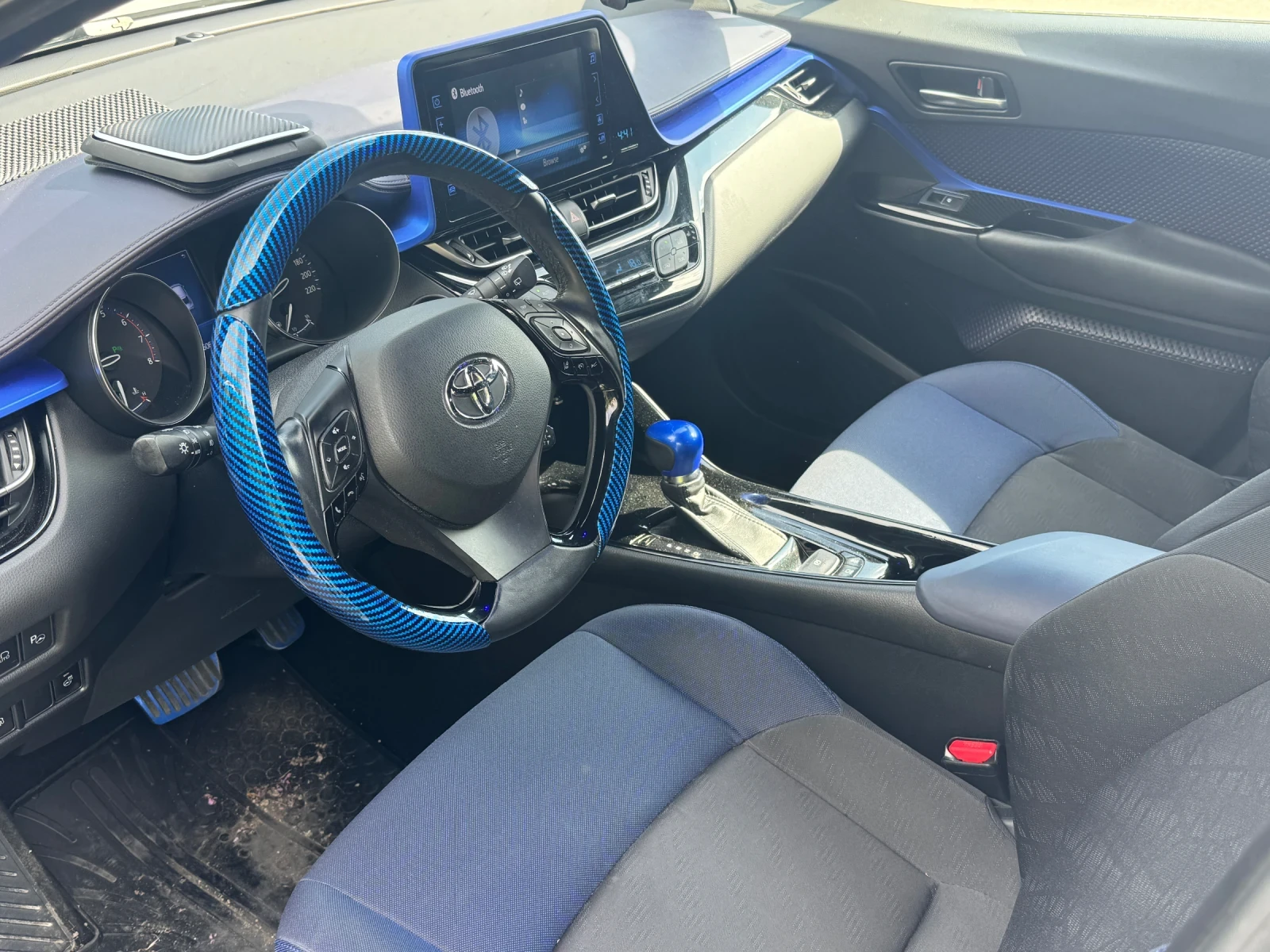 Toyota C-HR 1.2i Turbo* Automatic, снимка 11 - Автомобили и джипове - 54769395