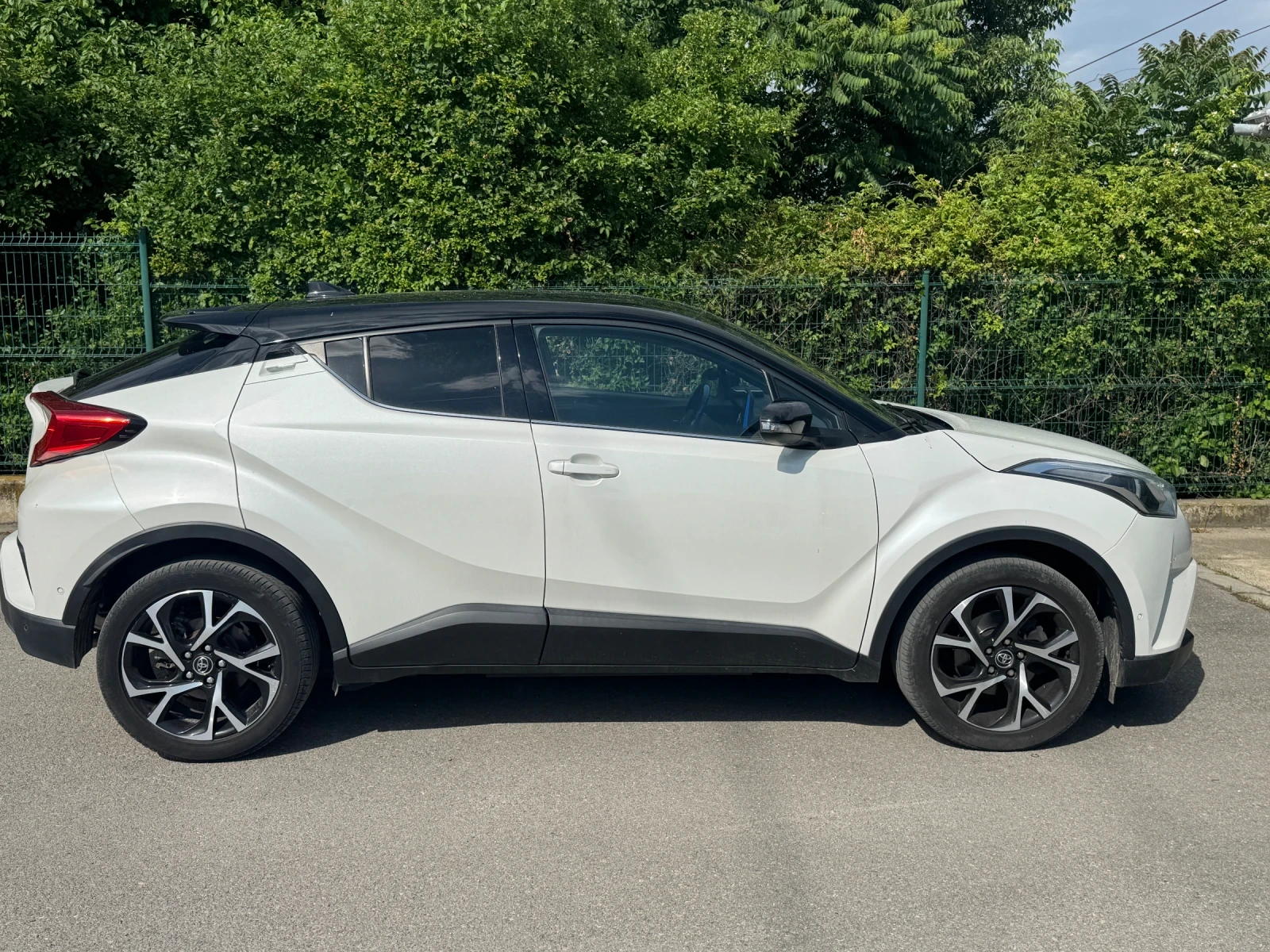Toyota C-HR 1.2i Turbo* Automatic, снимка 7 - Автомобили и джипове - 54769395
