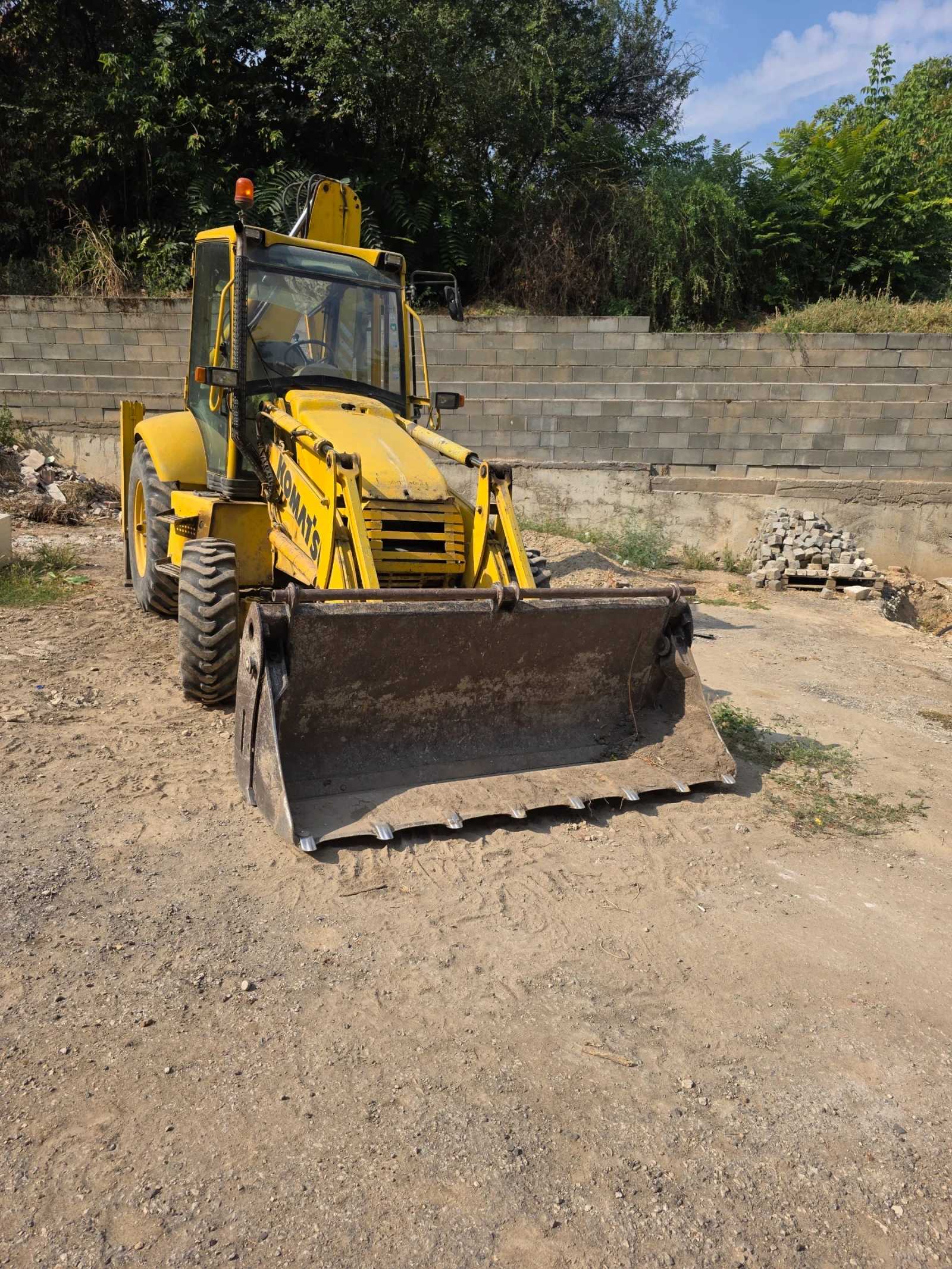 Багер Komatsu Wb93-2