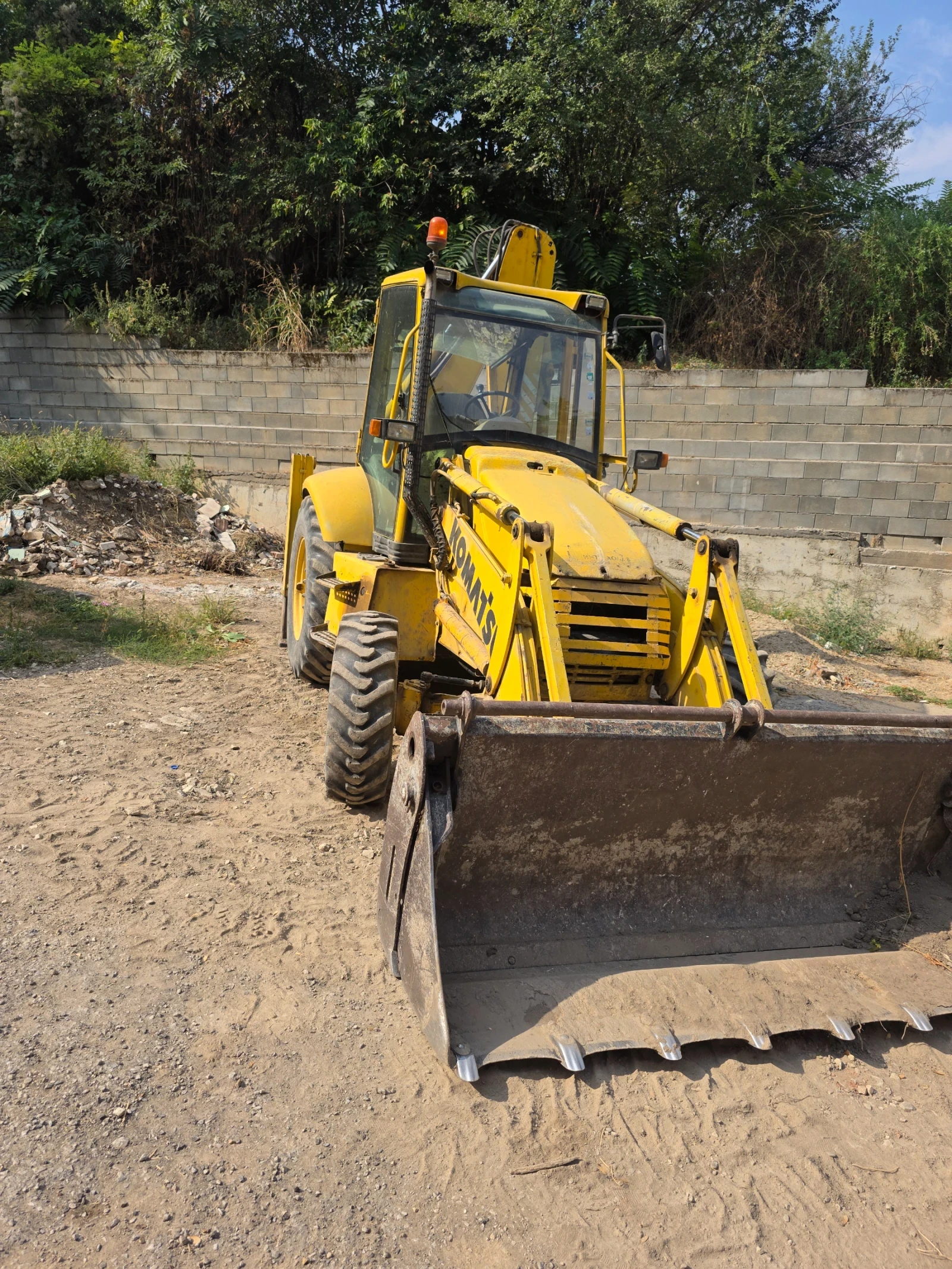 ����� Komatsu Wb93-2 | Mobile.bg � ����������� 3