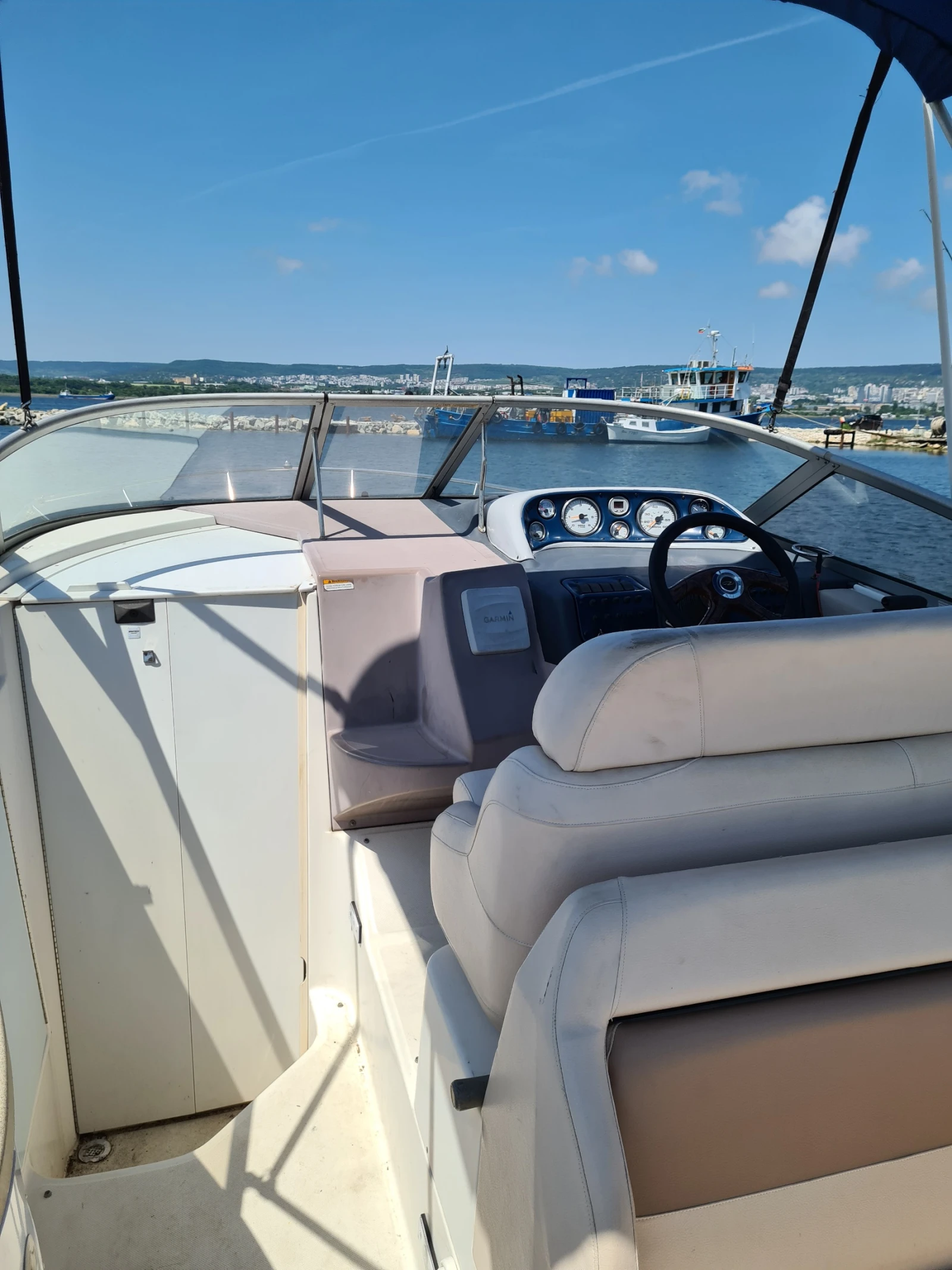 Моторна яхта Regal 2665 - изображение 6