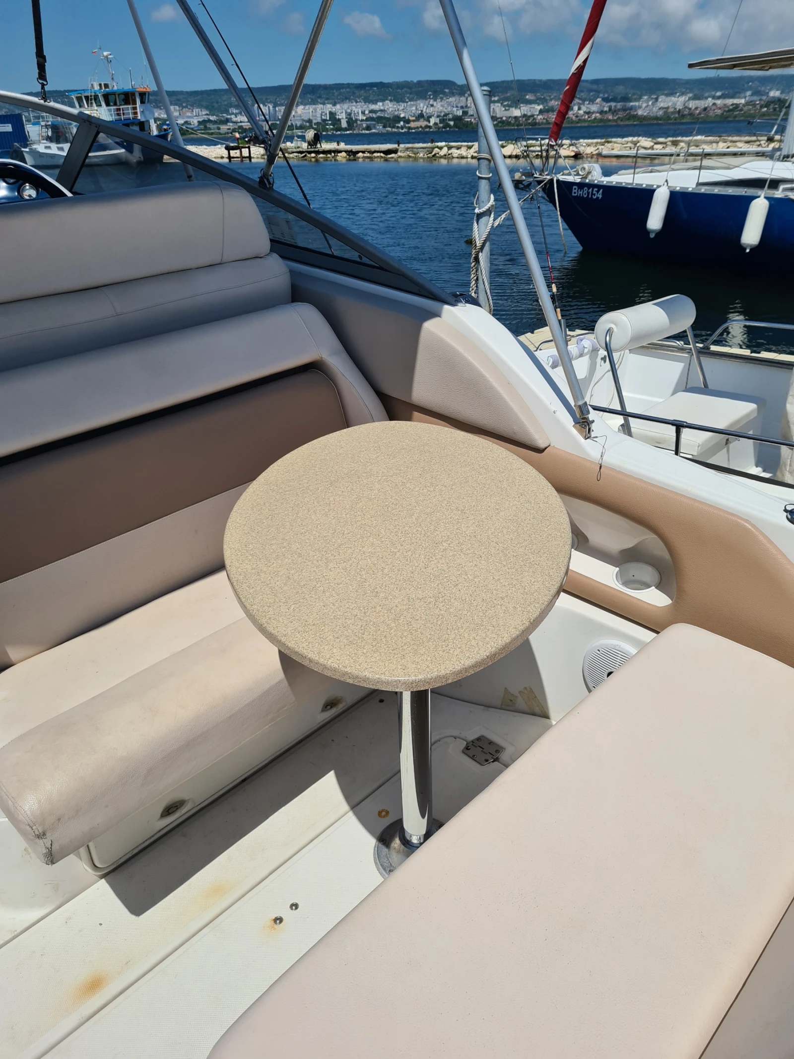 Моторна яхта Regal 2665 - изображение 5