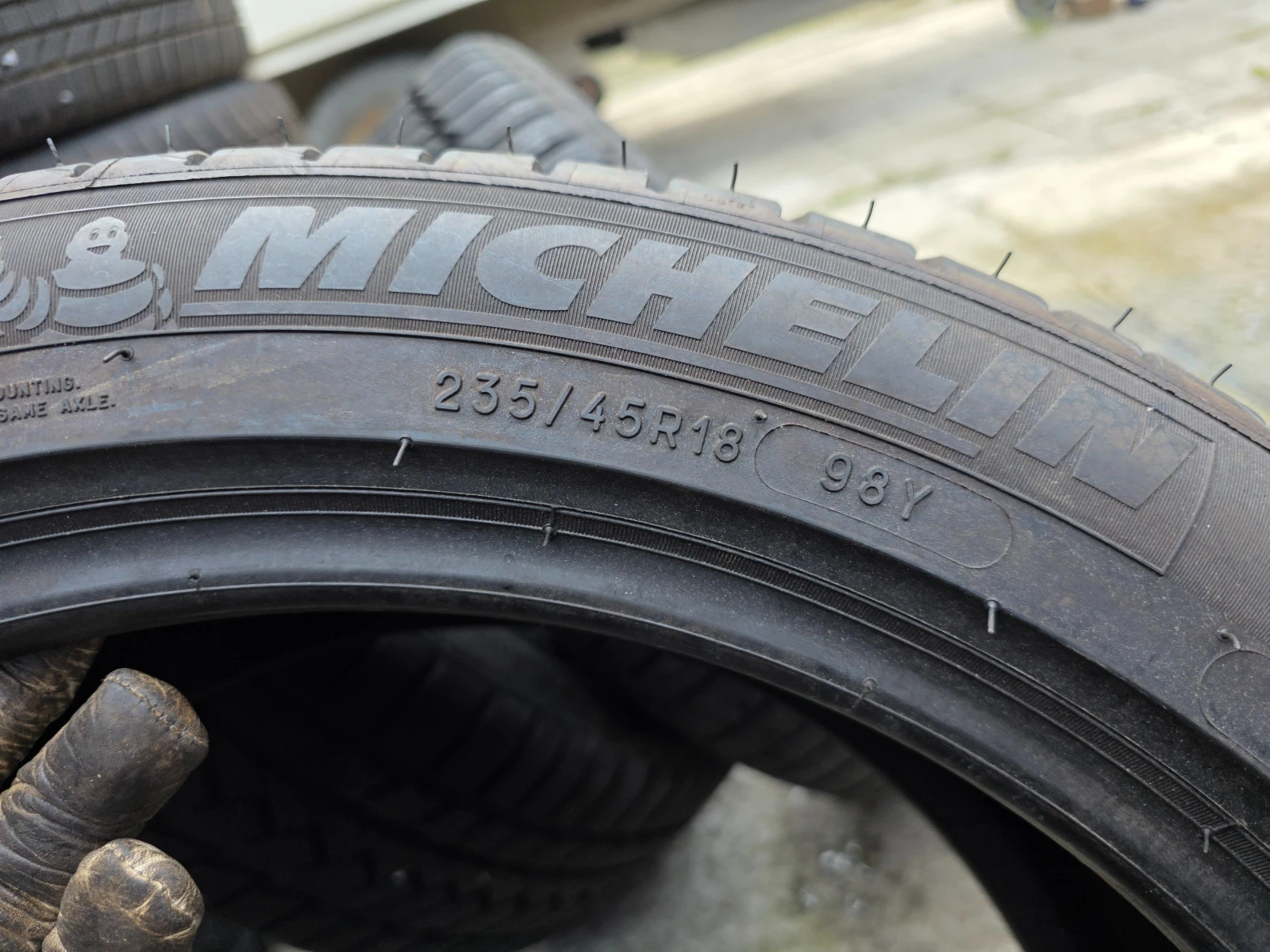 Гуми Летни 235/45R18, снимка 3 - Гуми и джанти - 54806892